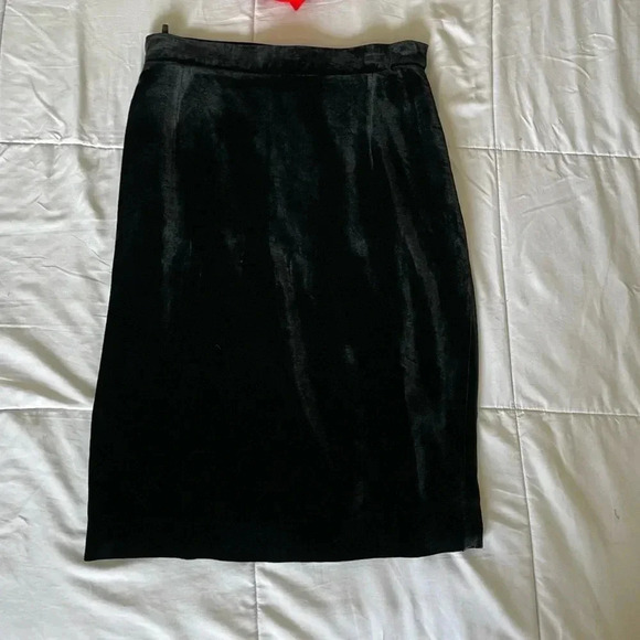 Les Copains velour back ruffle mini skirt - Picture 1 of 11